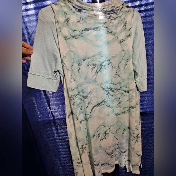 Clothes - Picture 4 of 4